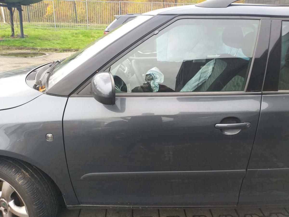 Skoda Fabia 2 5J original Tür vorn links LF8J Anthrazitgrau Rohbau Bj.2009